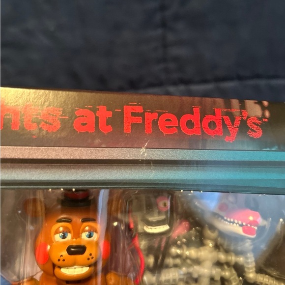 Five Nights at Freddy's 4-Pack: Toy Freddy Toy Bonnie Toy Chica & Mangle 5” - Picture 4 of 12